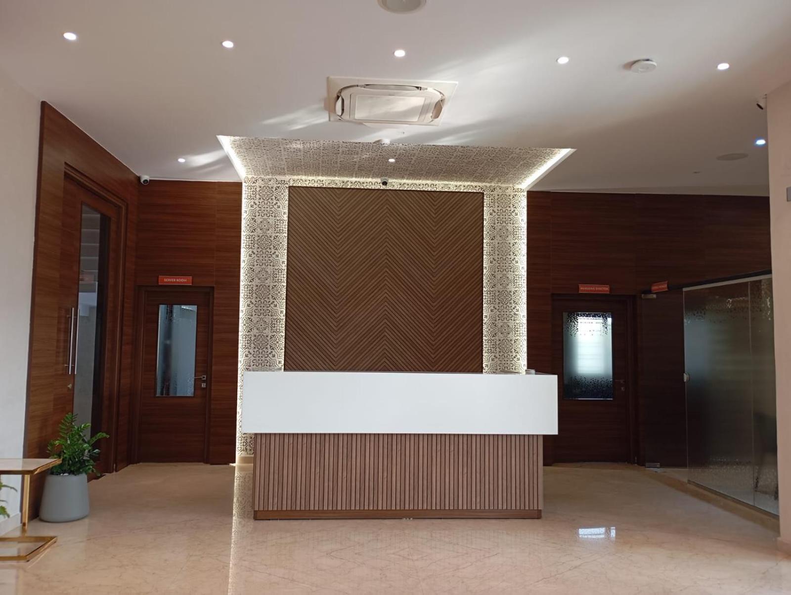 Highland Hotel Bangalore Dış mekan fotoğraf