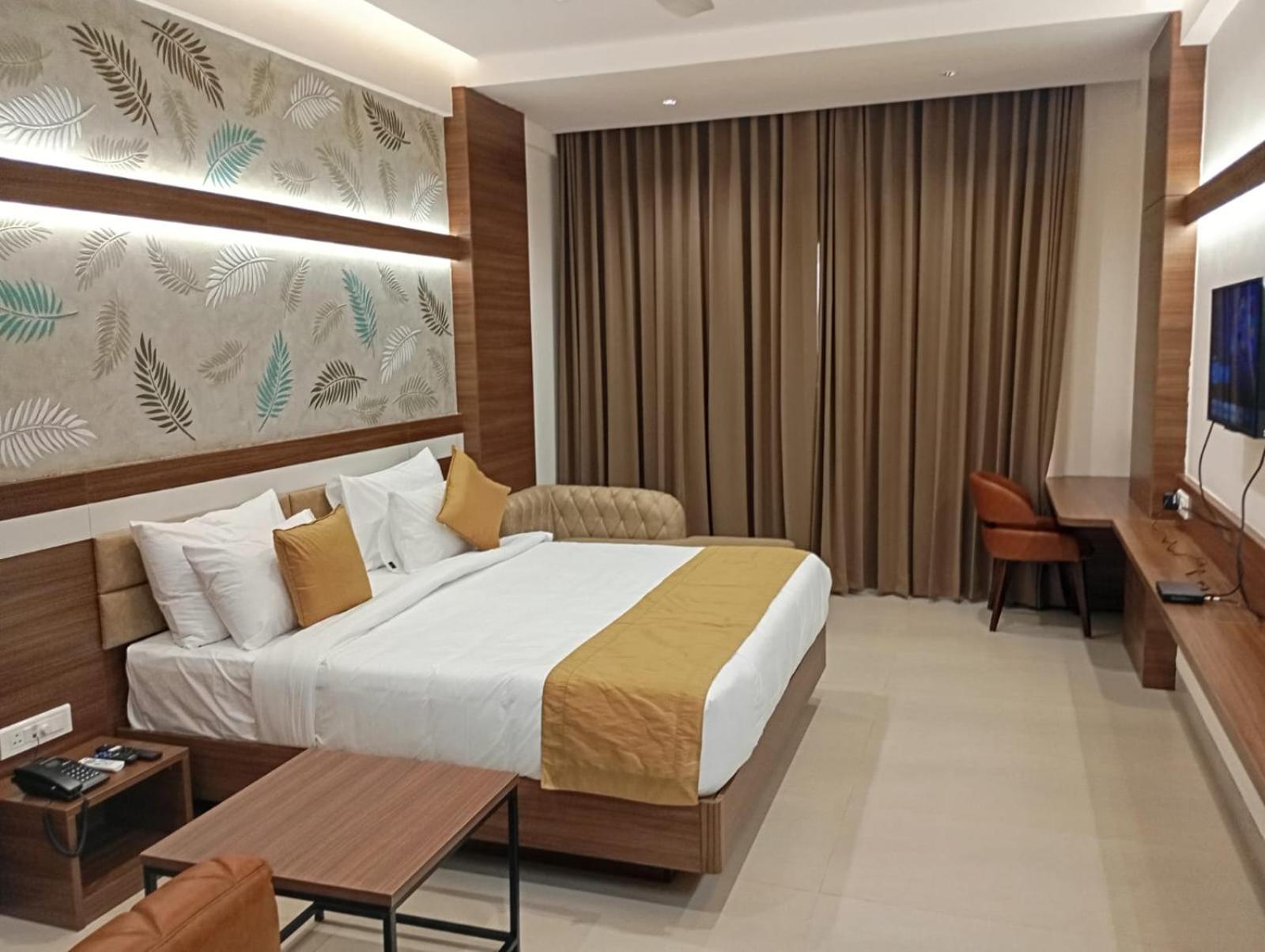 Highland Hotel Bangalore Dış mekan fotoğraf