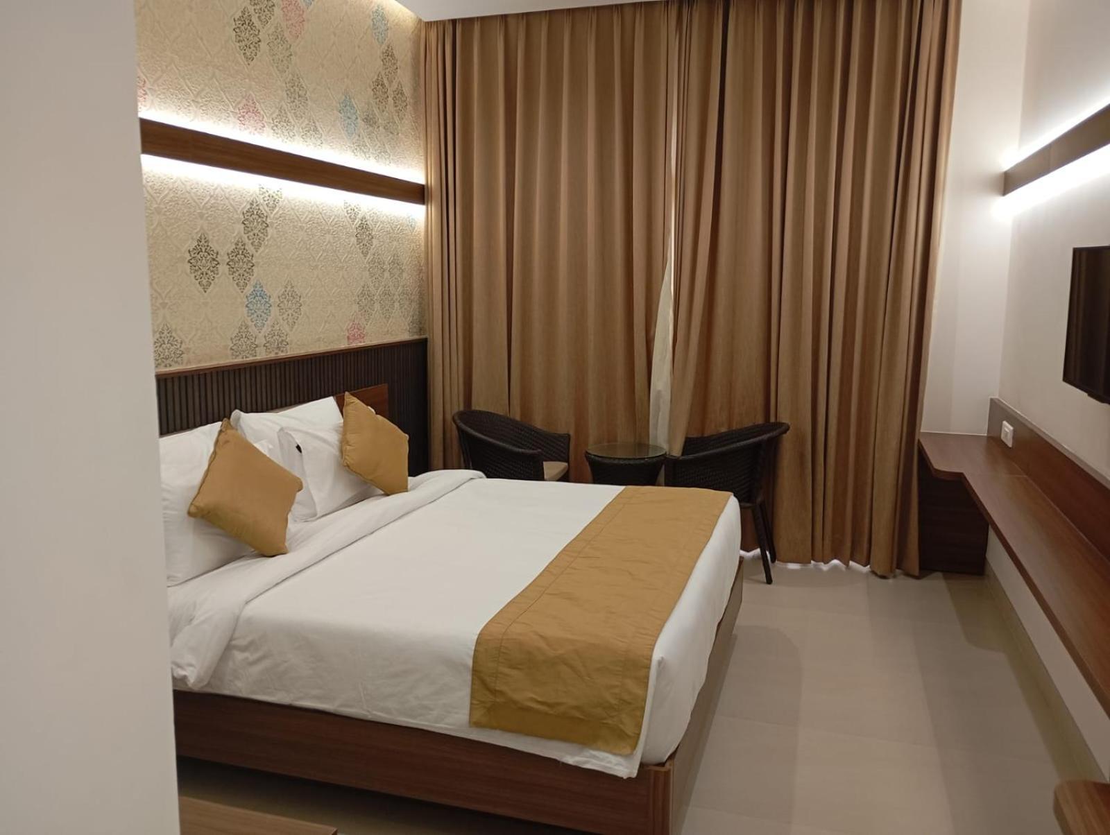 Highland Hotel Bangalore Dış mekan fotoğraf