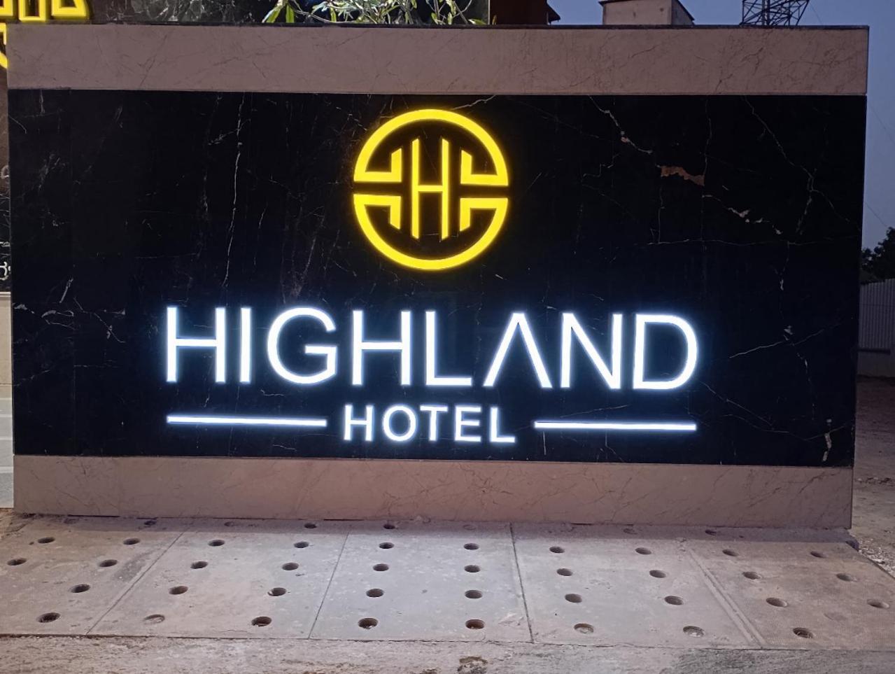 Highland Hotel Bangalore Dış mekan fotoğraf