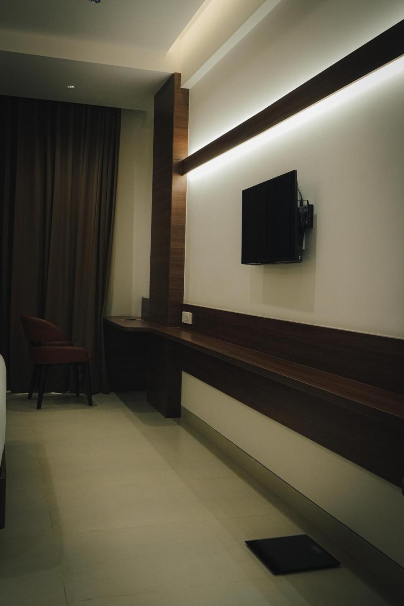 Highland Hotel Bangalore Dış mekan fotoğraf