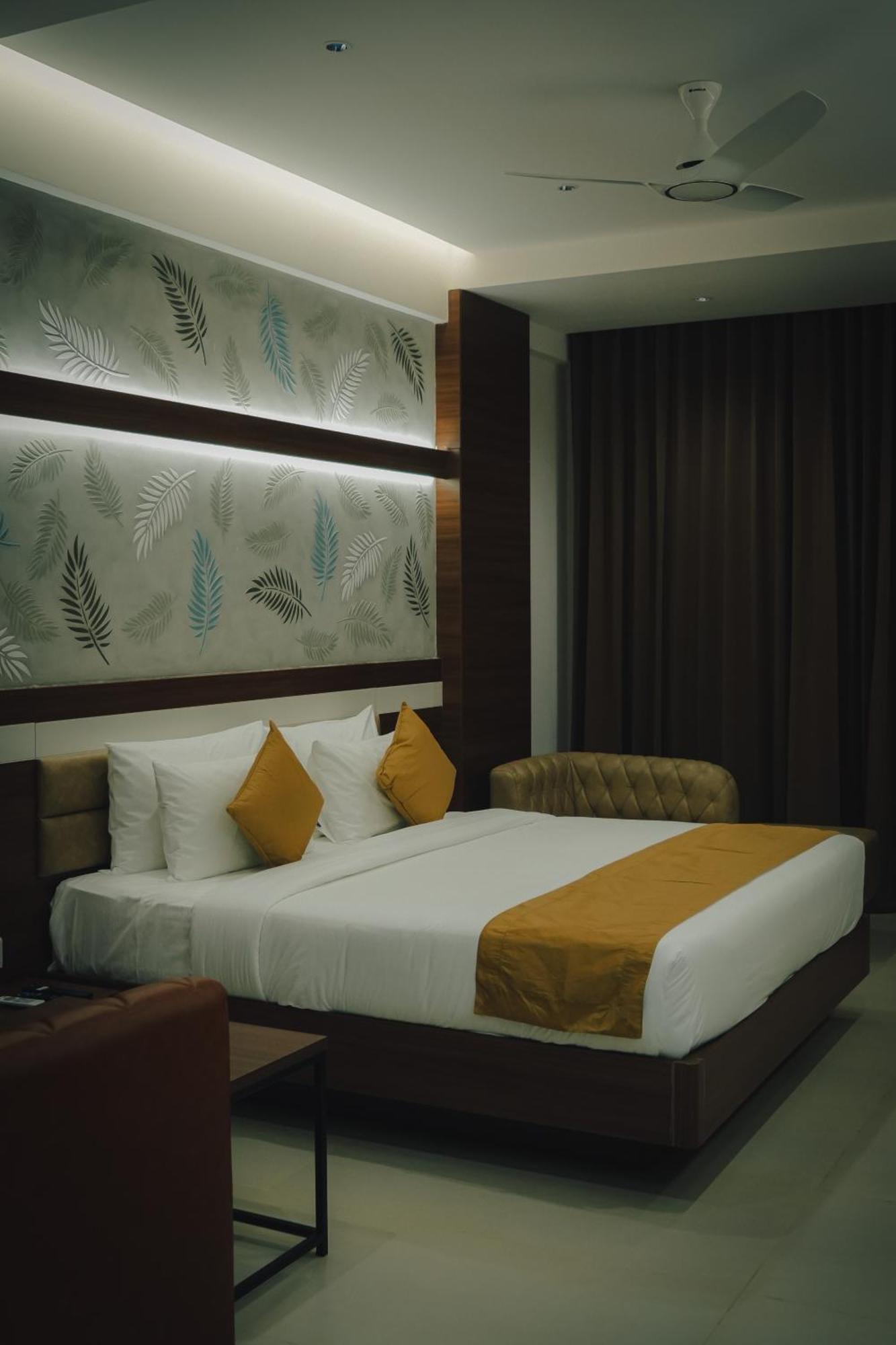 Highland Hotel Bangalore Dış mekan fotoğraf