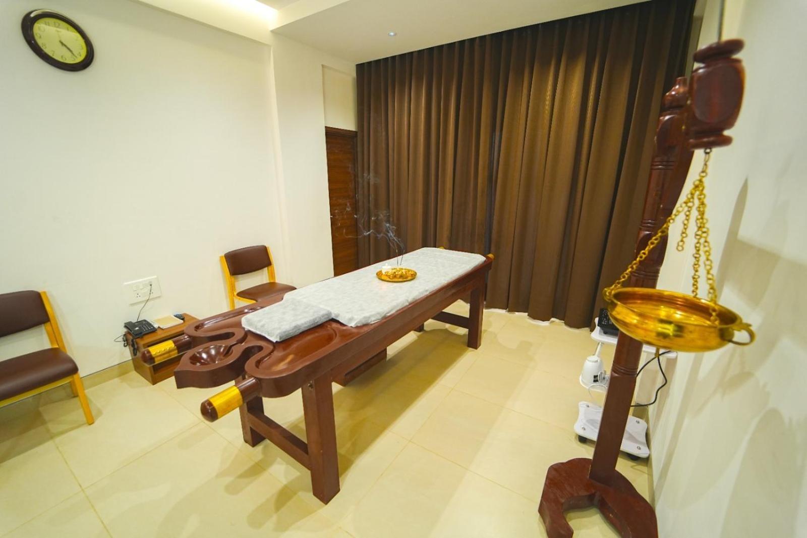 Highland Hotel Bangalore Dış mekan fotoğraf